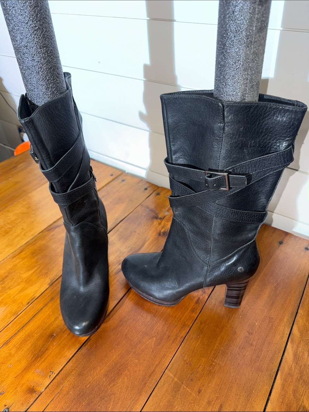 NWOT Ugg  Black Mid-Calf Leather Heeled Boots